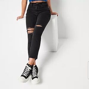 ⚠️LAST CHANCE⚠️ Arizona Black Highest-Rise Mom Jean 7